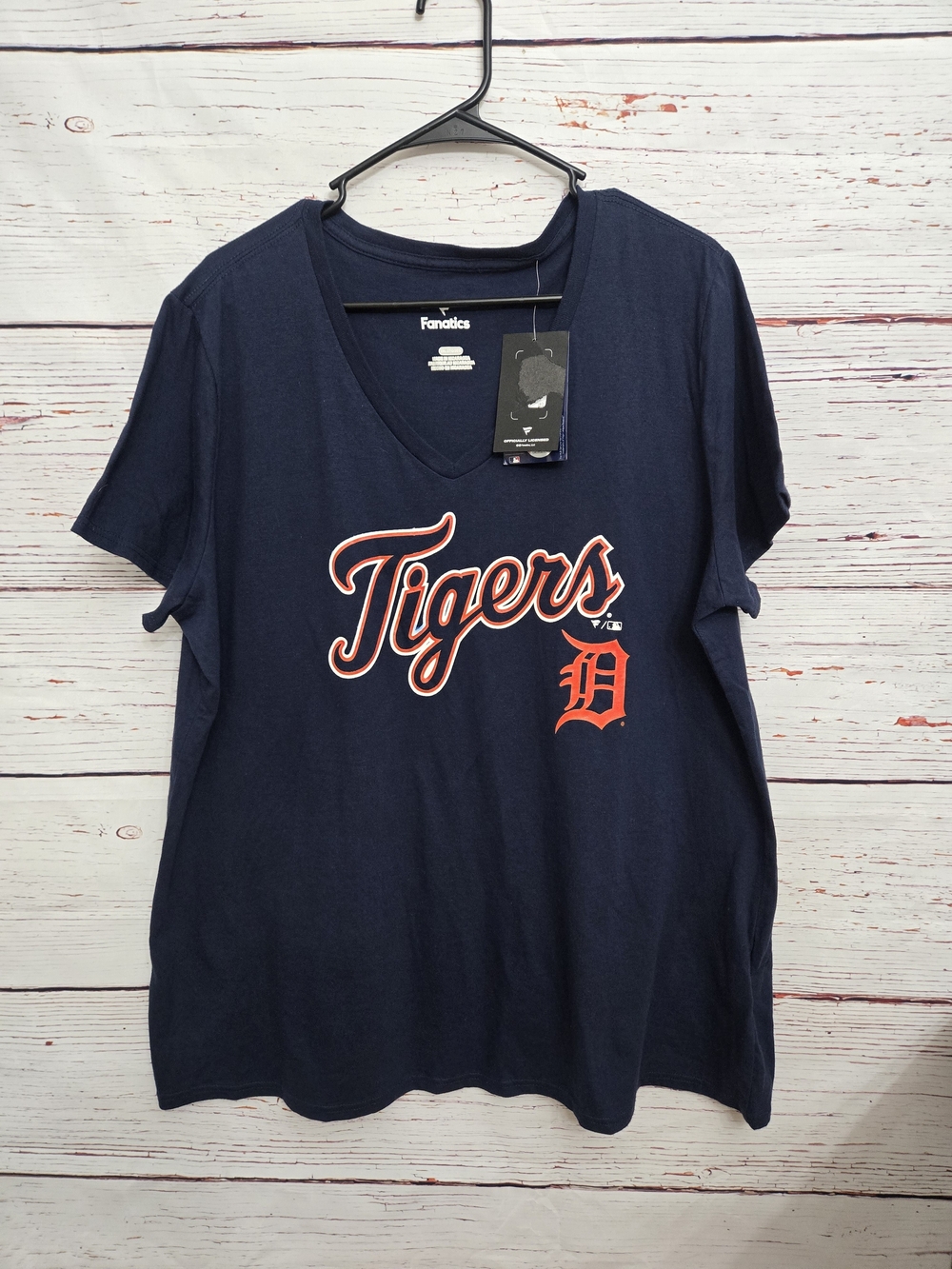 Fanatics Detroit Tigers Women's Navy V-Neck T-Shirt NWT 2XL